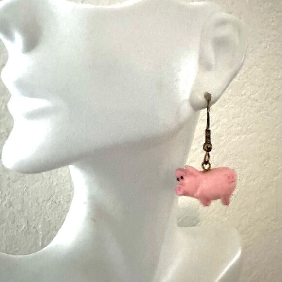 Pink pig drop earrings - Picture 2 of 9